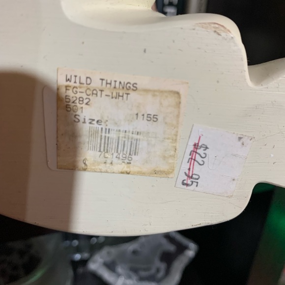 Cream Happy Cat Statue - Picture 8 of 10